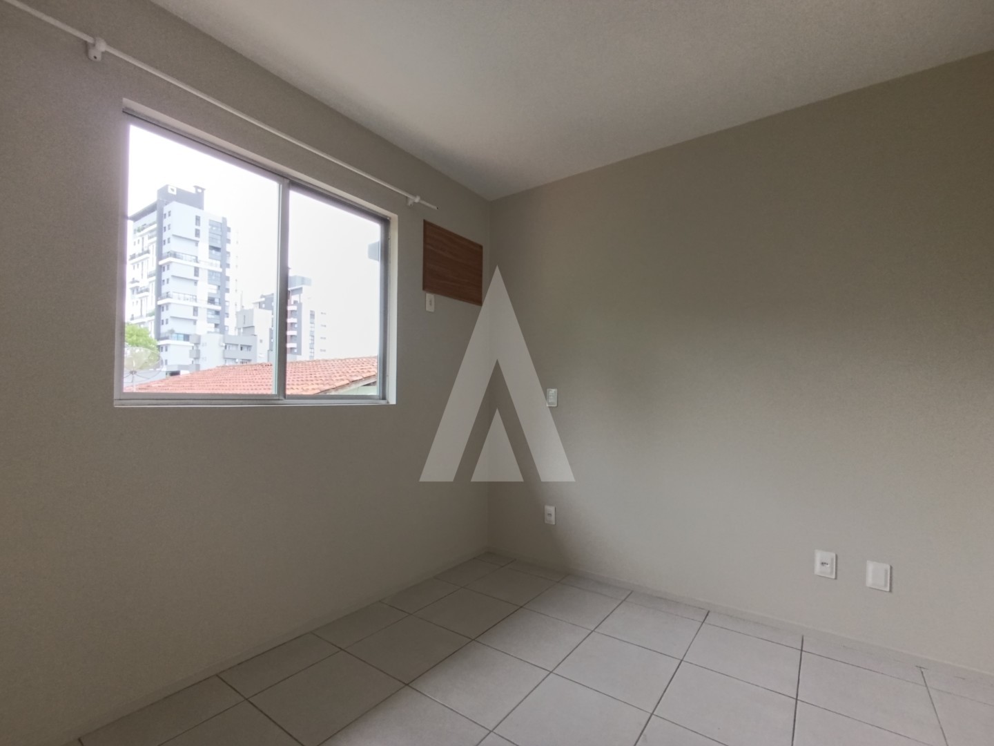 Apartamento composto por 2 quartos e 1 vaga de garagem coberta, no bairro Anita Garibaldi — foto 7
