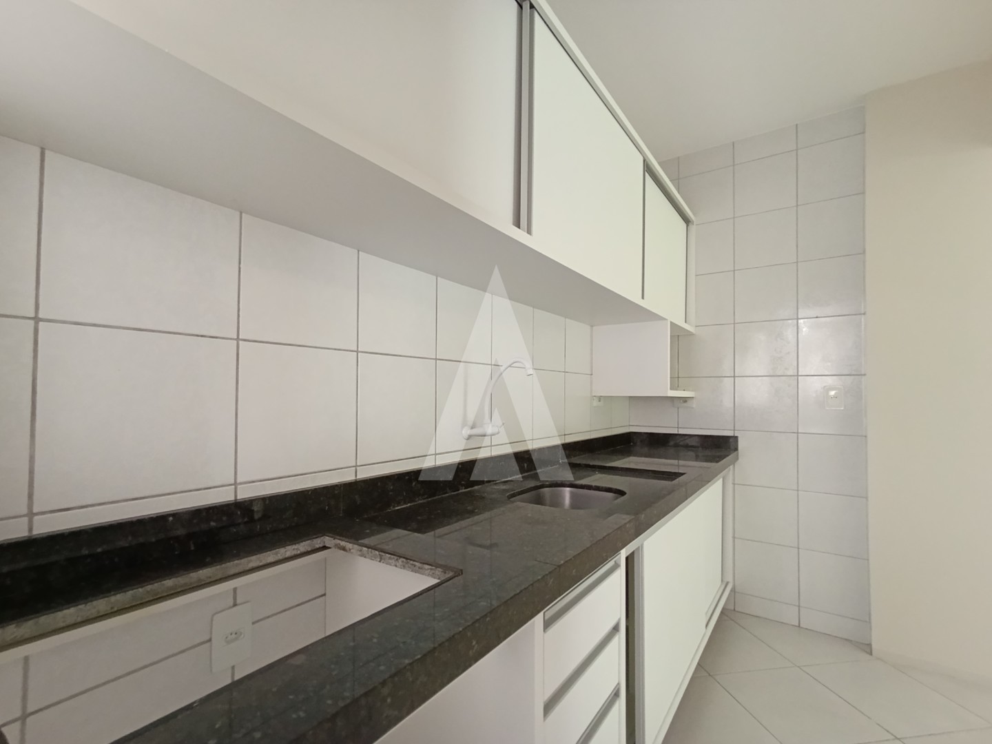 Apartamento composto por 2 quartos e 1 vaga de garagem coberta, no bairro Anita Garibaldi — foto 6