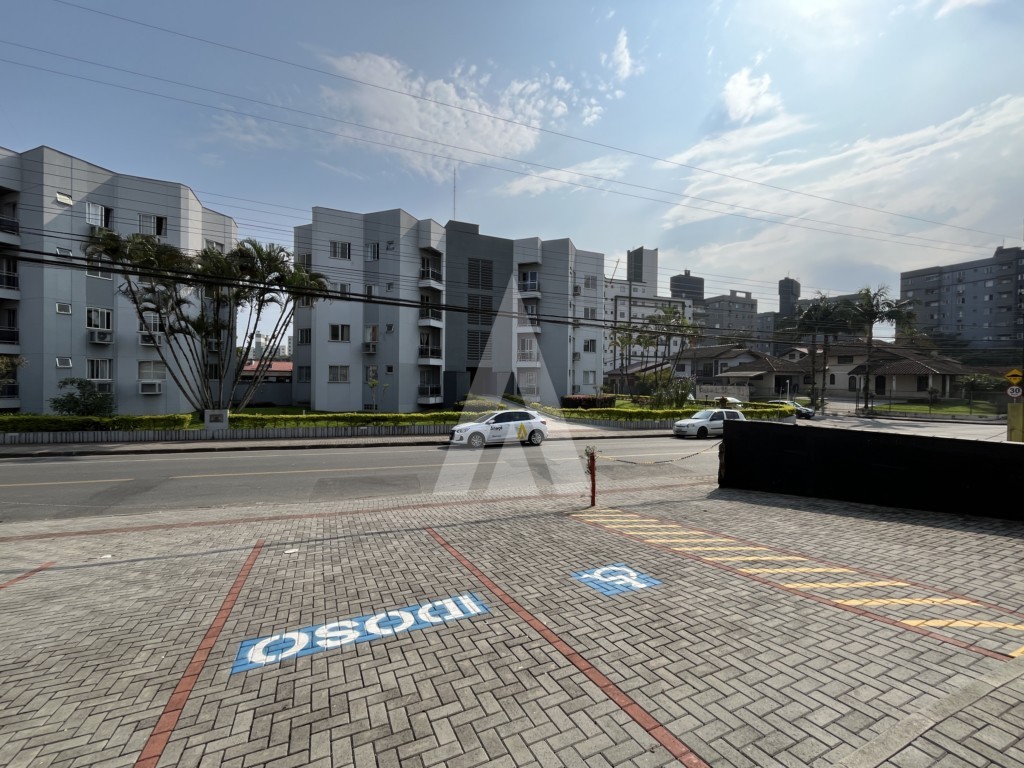 LOJA COMERCIAL NO SANTO ANTONIO COM 100 M ÚTIL E 4,5 M DE PÉ DIREITO — foto 3