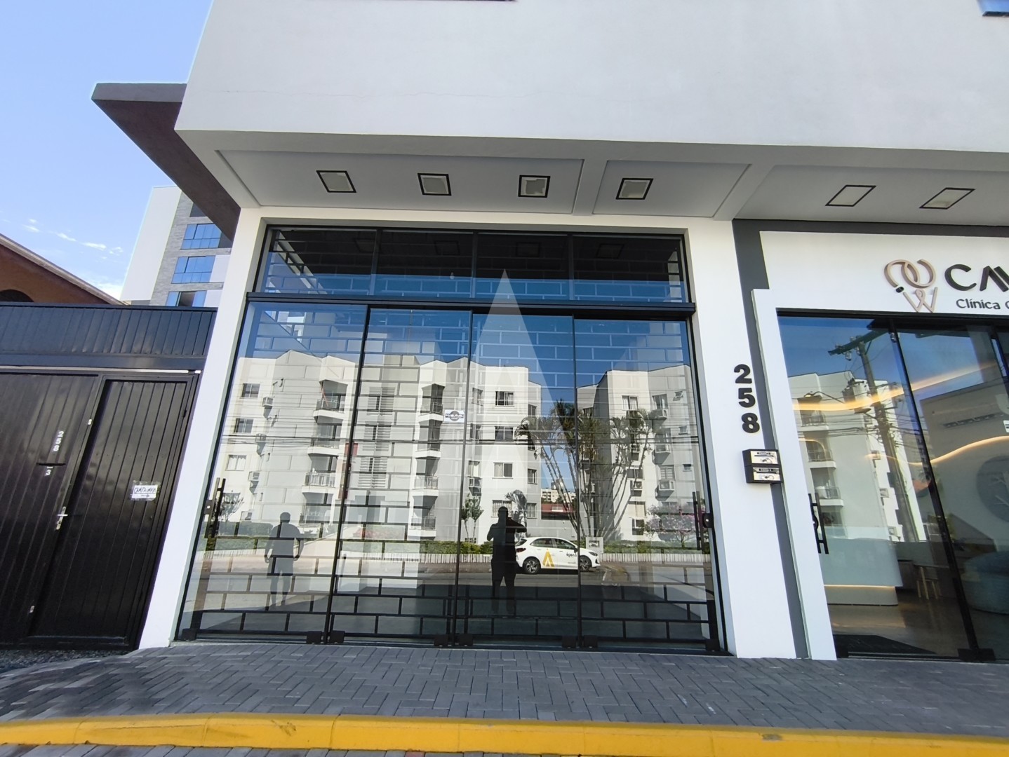 LOJA COMERCIAL NO SANTO ANTONIO COM 100 M ÚTIL E 4,5 M DE PÉ DIREITO — foto 2