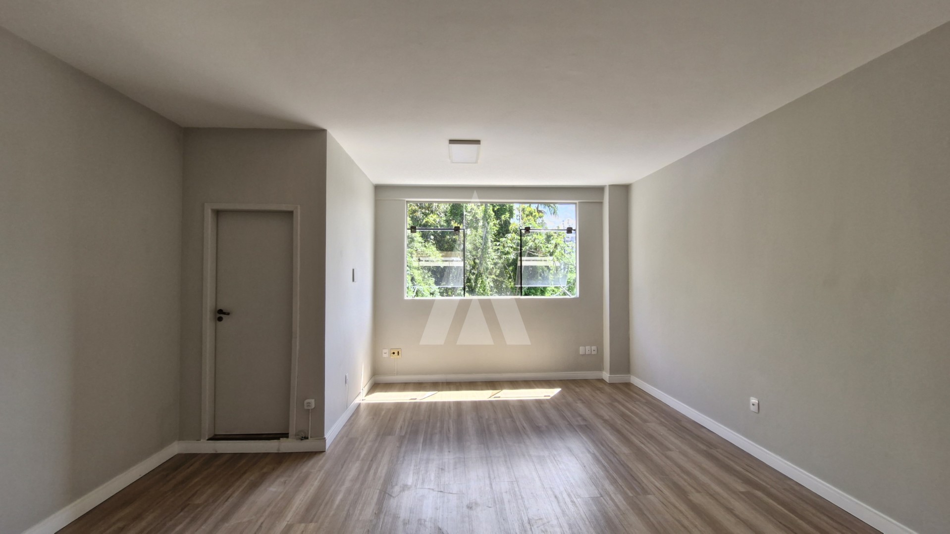 Sala comercial com 30m, com lavabo no Bairro América. — foto 6