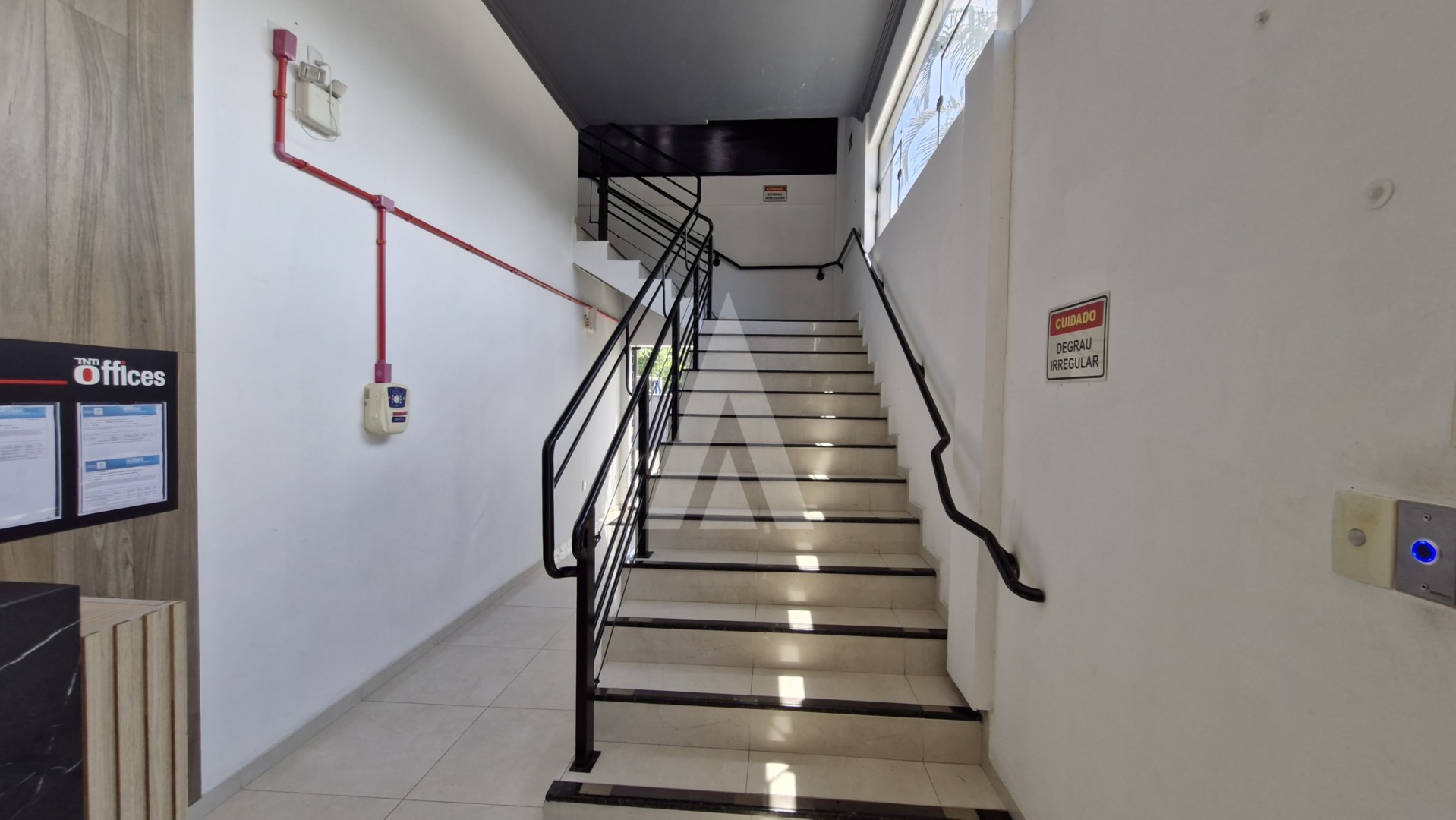 Sala comercial com 30m, com lavabo no Bairro América. — foto 4