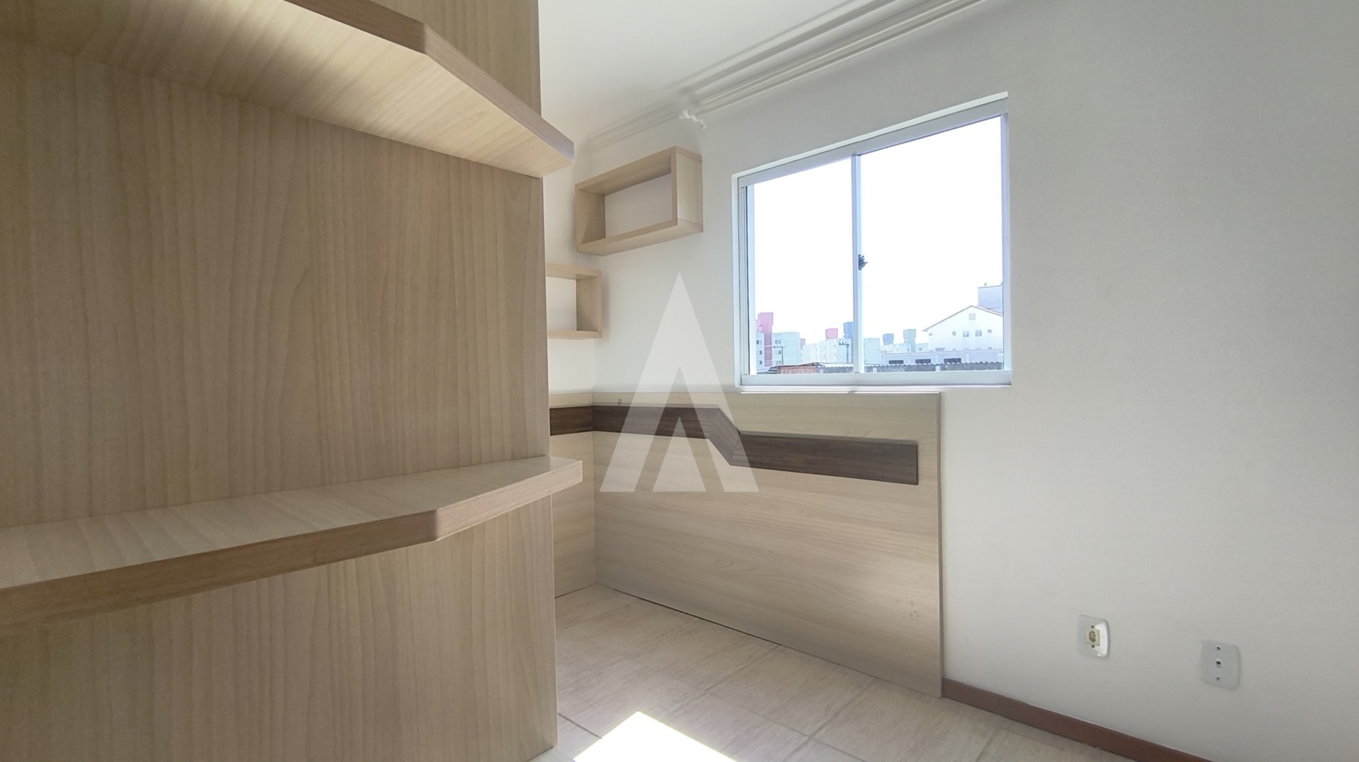 Apartamento com 3 quarto, no bairro Jardim iririú. — foto 6