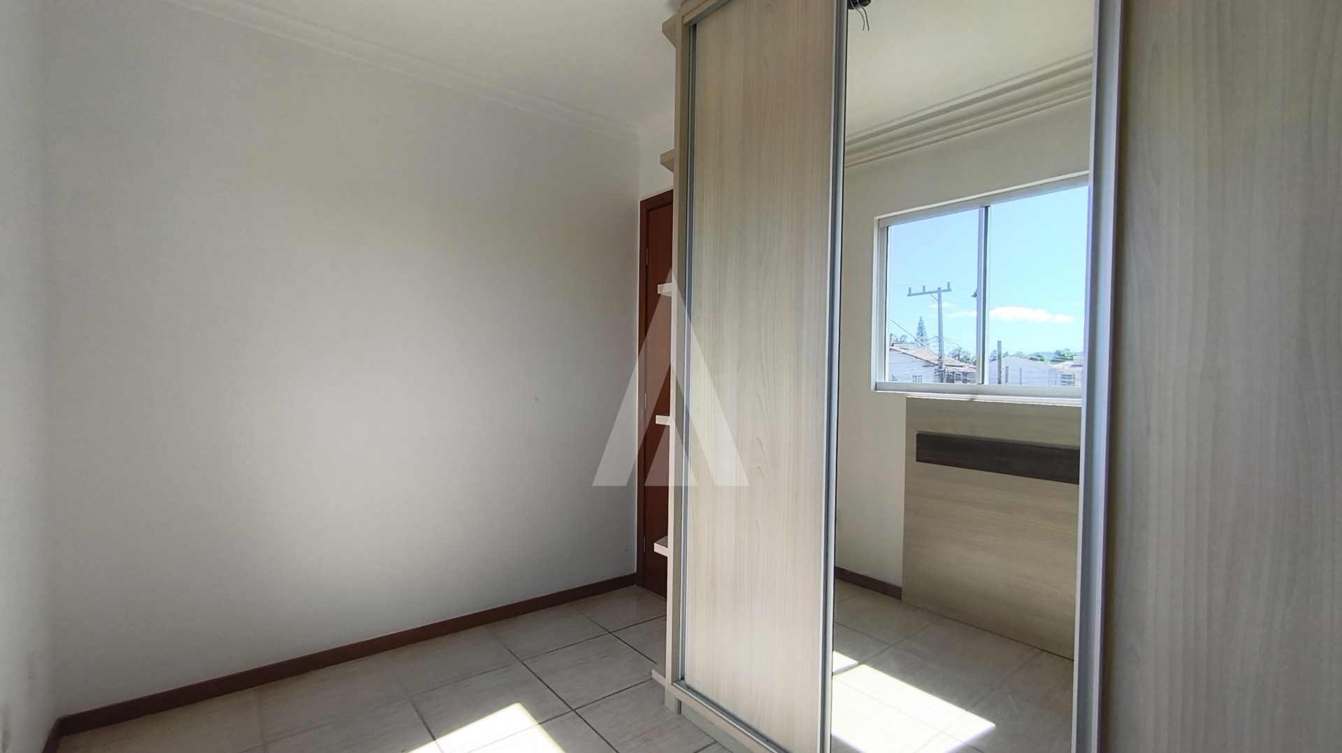 Apartamento com 3 quarto, no bairro Jardim iririú. — foto 7