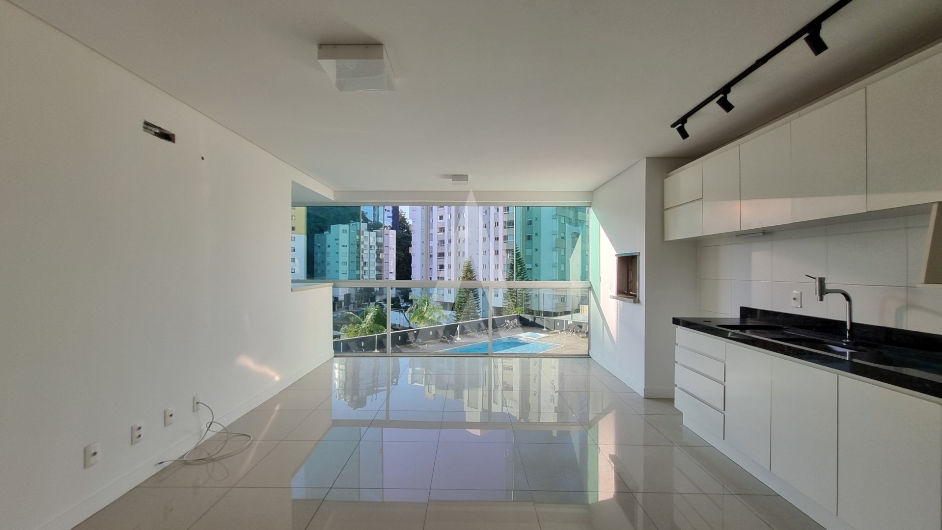 Apartamento com 02 quartos, sendo 01 suíte no bairro Atiradores. — foto 4