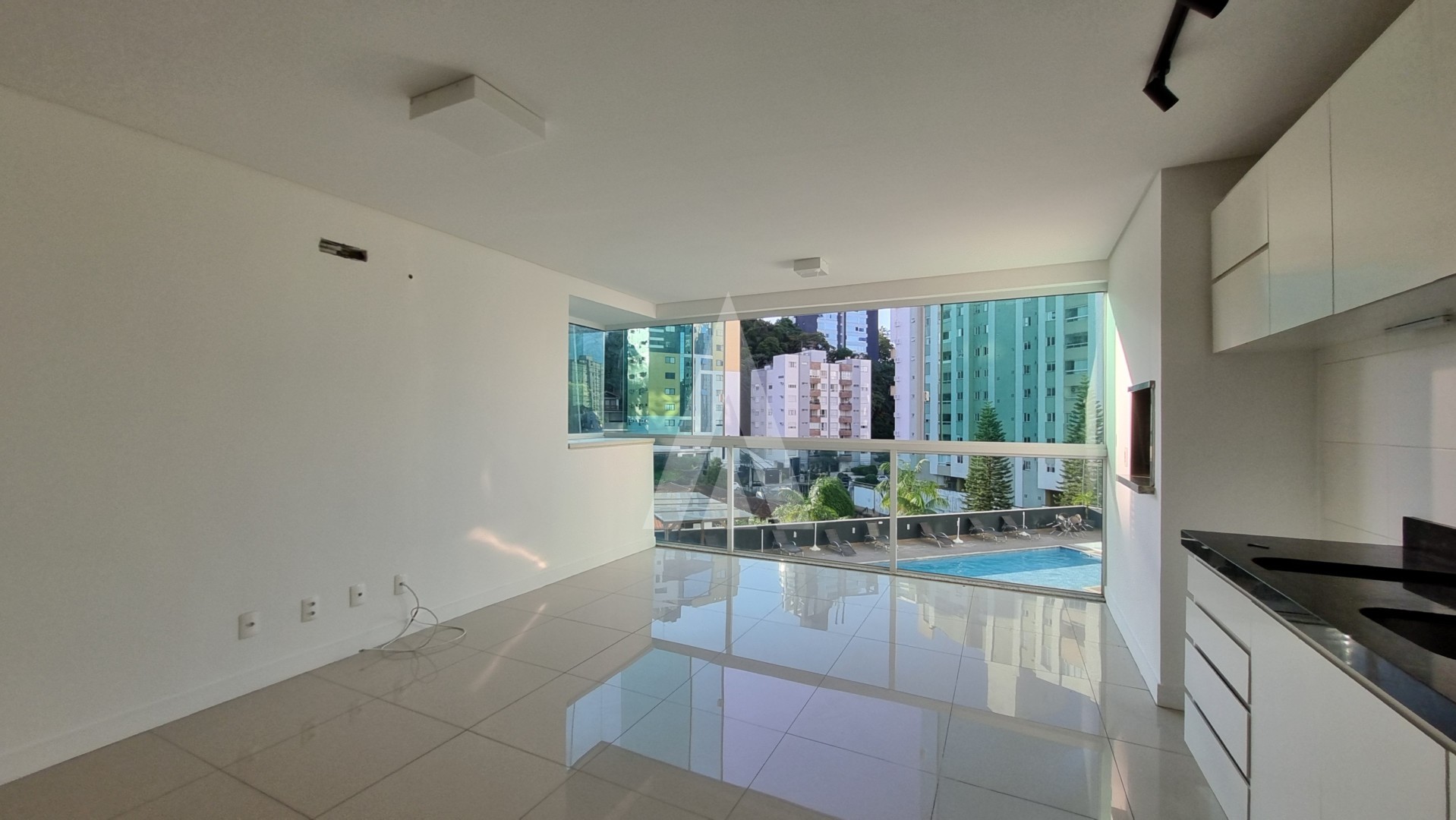 Apartamento com 02 quartos, sendo 01 suíte no bairro Atiradores. — foto 3