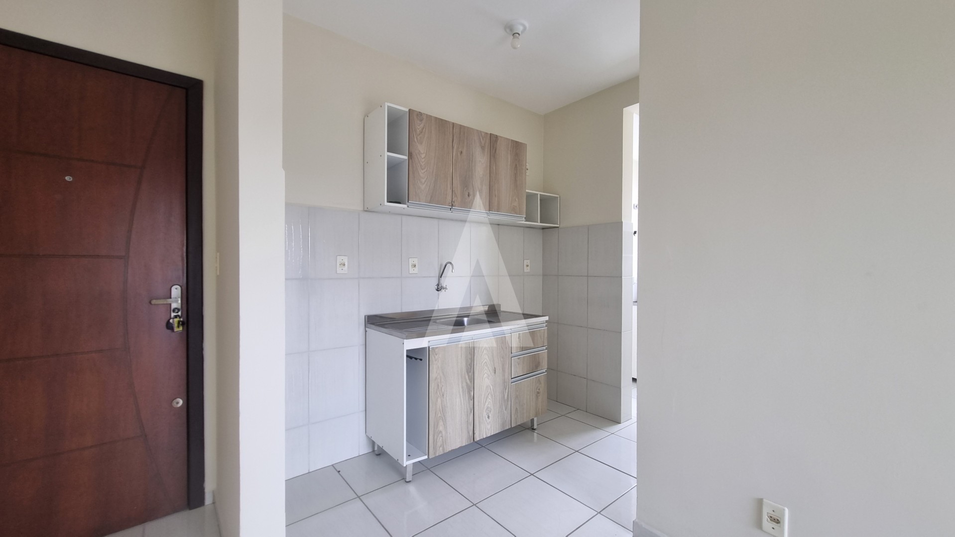 Apartamento com 01 quarto, sendo uma suíte no bairro Costa e Silva. — foto 3