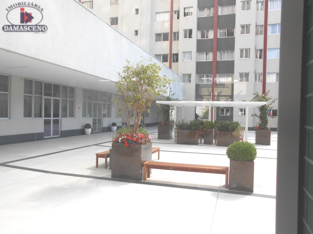 Apartamento para locacao no Reboucas em Curitiba com 80,12m² por R$ 1.944,44