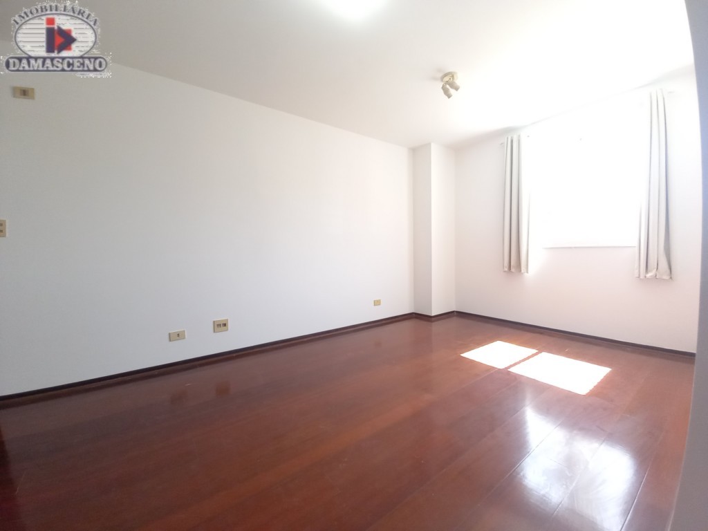 Apartamento para alugar em Hauer, Curitiba — Portal Chave Fácil