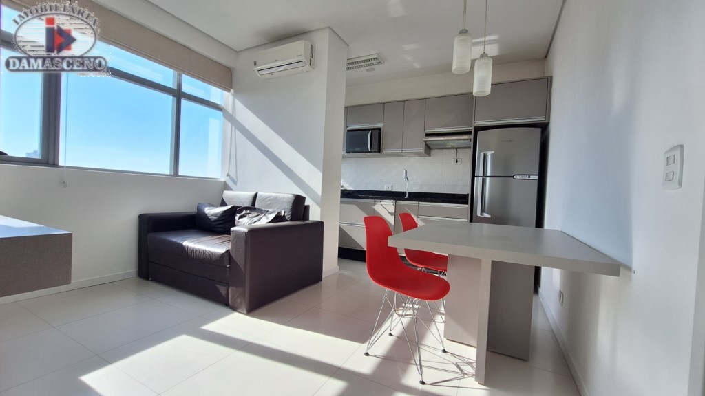 Apartamento para locacao no Reboucas em Curitiba com 51,43m² por R$ 2.222,22