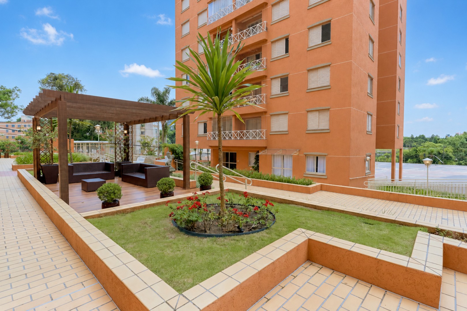 Apartamento para locacao no Ahu em Curitiba com 113,93m² por R$ 3.333,33