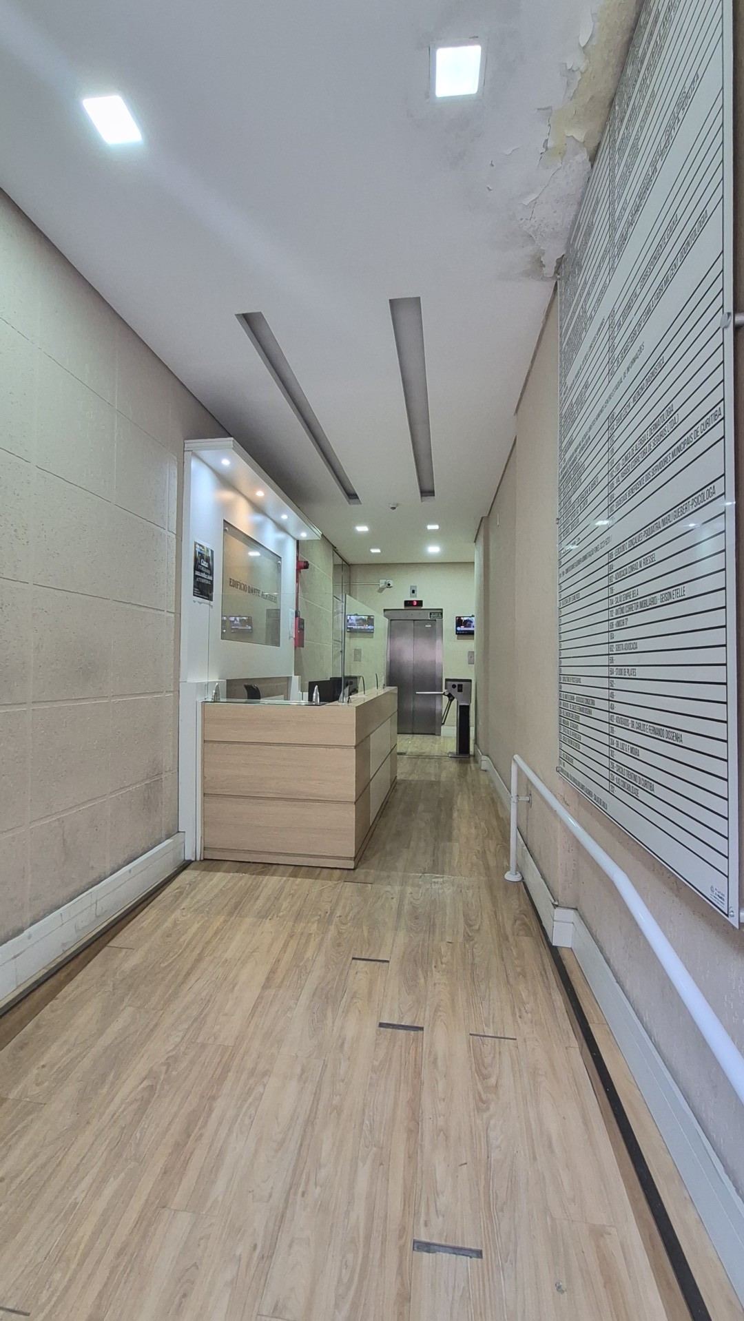 Conjunto Comercial para venda no Centro em Curitiba com 78,28m² por R$ 365.000,00