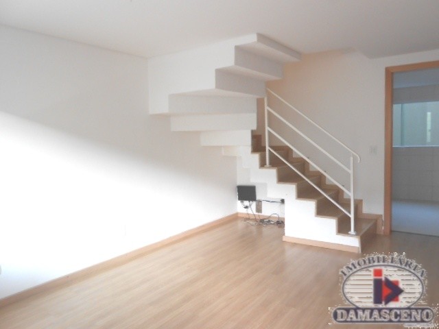 Sobrado para locacao no Boqueirao em Curitiba com 137m² por R$ 3.555,55