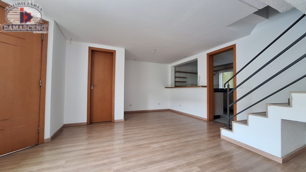 Sobrado para locacao no Boqueirao em Curitiba com 137m² por R$ 3.555,55