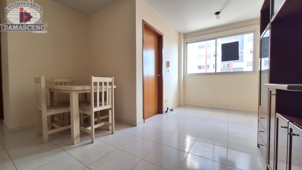 Apartamento para locacao no Reboucas em Curitiba com 80,31m² por R$ 1.944,44