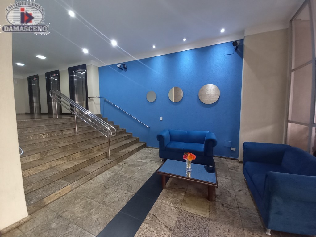 Apartamento para locacao no Centro em Curitiba com 109,41m² por R$ 2.222,22