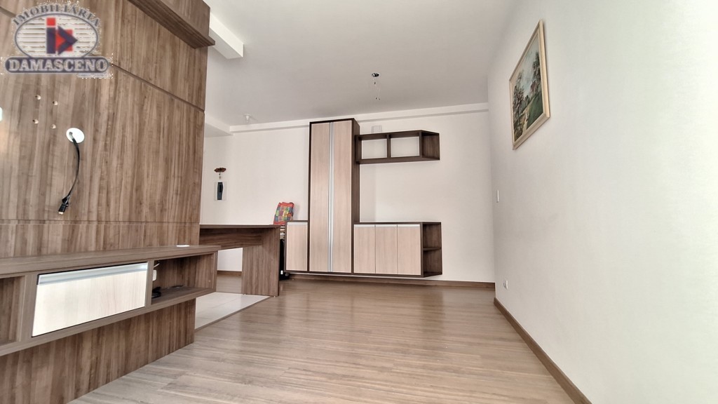 Apartamento para locacao no Guaira em Curitiba com 88,97m² por R$ 2.000,00
