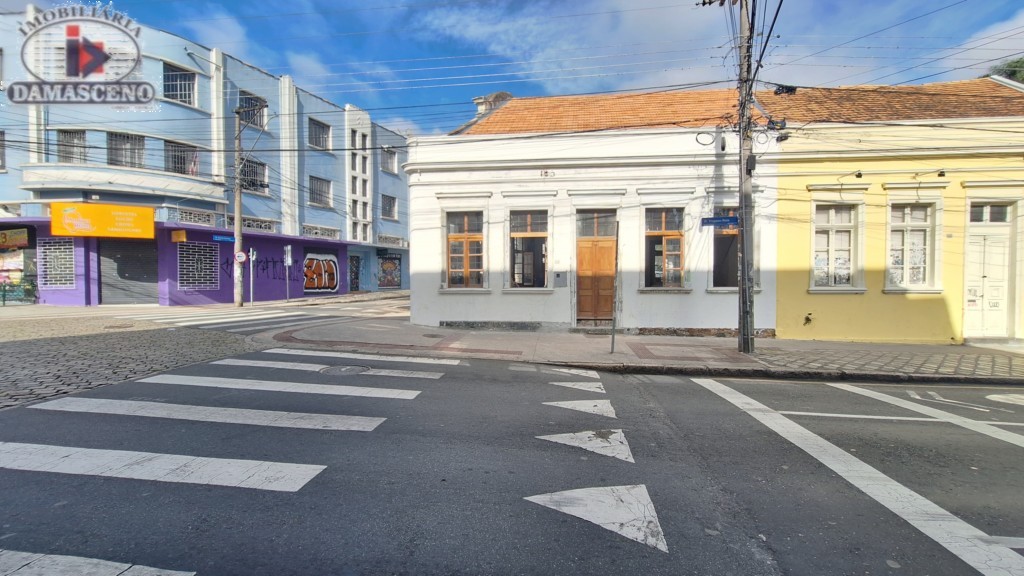 Residência Comercial para locacao no Sao Francisco em Curitiba com 210m² por R$ 9.444,44