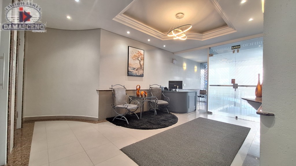 Apartamento para locacao no Centro em Curitiba com 122,5m² por R$ 2.555,55