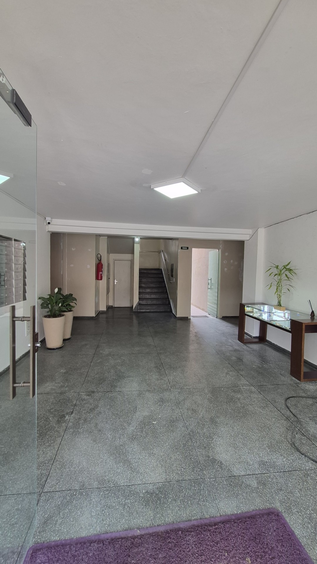 Apartamento para locacao no Capao Raso em Curitiba com 62,82m² por R$ 1.666,66