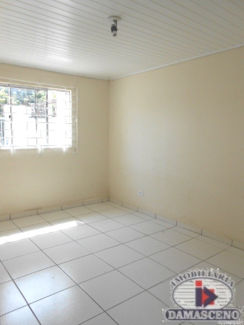 Residência para locacao no Hauer em Curitiba com 60m² por R$ 1.444,44