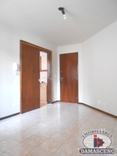 Apartamento para locacao no Centro Civico em Curitiba com 40m² por R$ 1.833,33