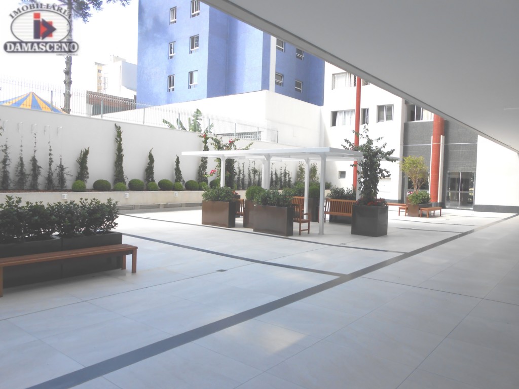 Apartamento para locacao no Reboucas em Curitiba com 80,31m² por R$ 1.888,88