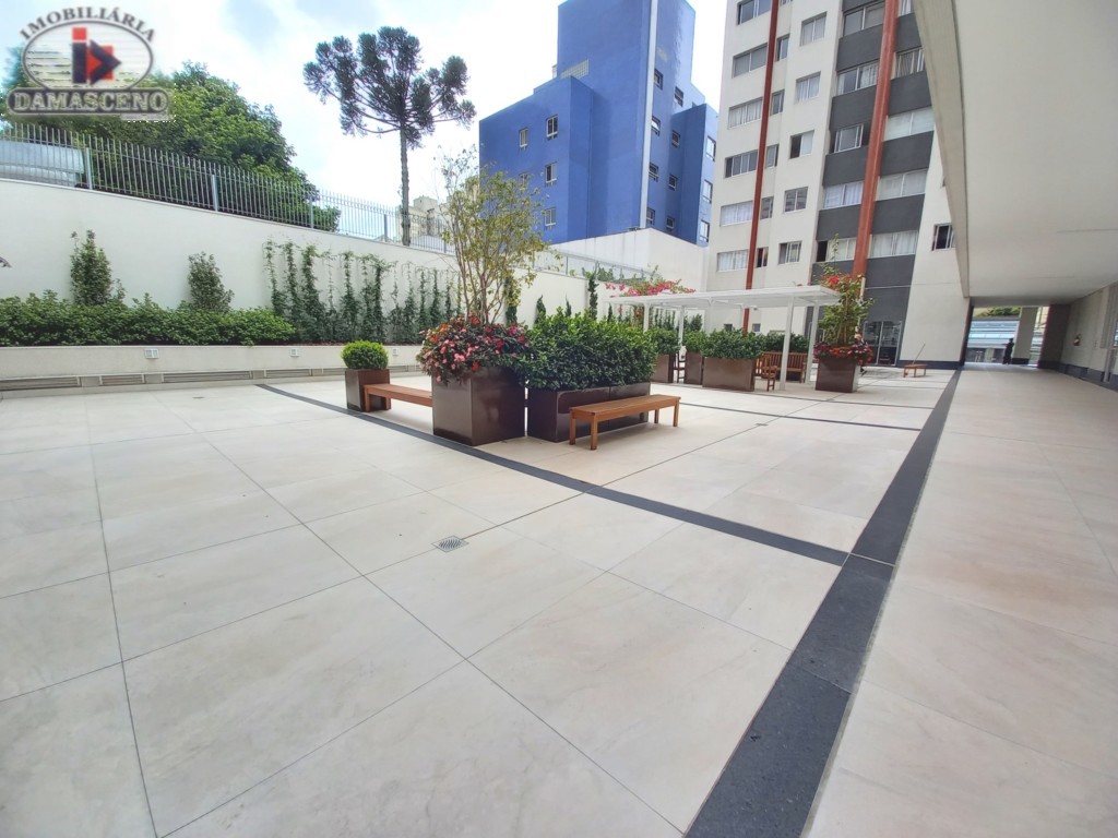 Apartamento para locacao no Reboucas em Curitiba com 80,31m² por R$ 1.888,88