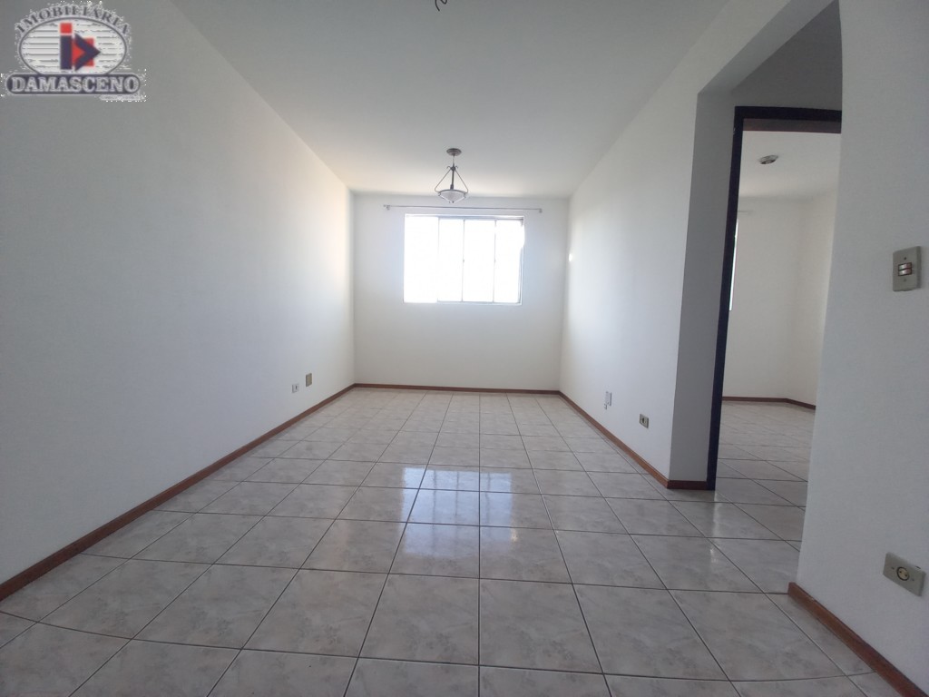 Apartamento para locacao no Lindoia em Curitiba com 57,94m² por R$ 1.222,22