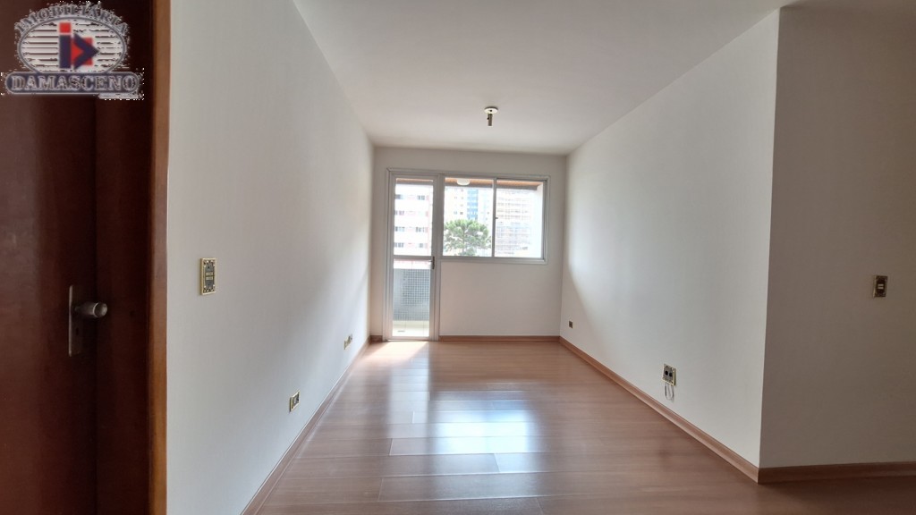 Apartamento para locacao no Reboucas em Curitiba com 109m² por R$ 2.555,55