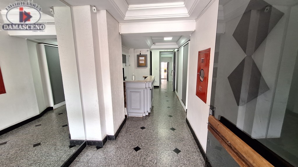 Apartamento para locacao no Centro em Curitiba com 40,8m² por R$ 1.555,55