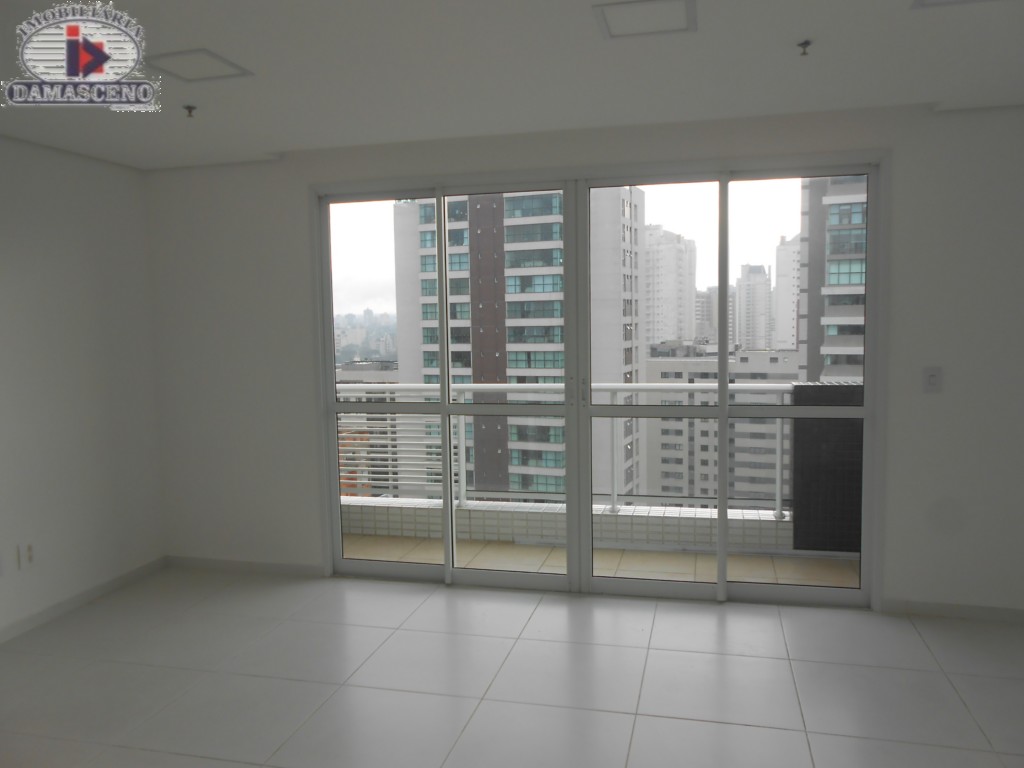 Conjunto Comercial para locacao no Agua Verde em Curitiba com 33,46m² por R$ 2.222,22