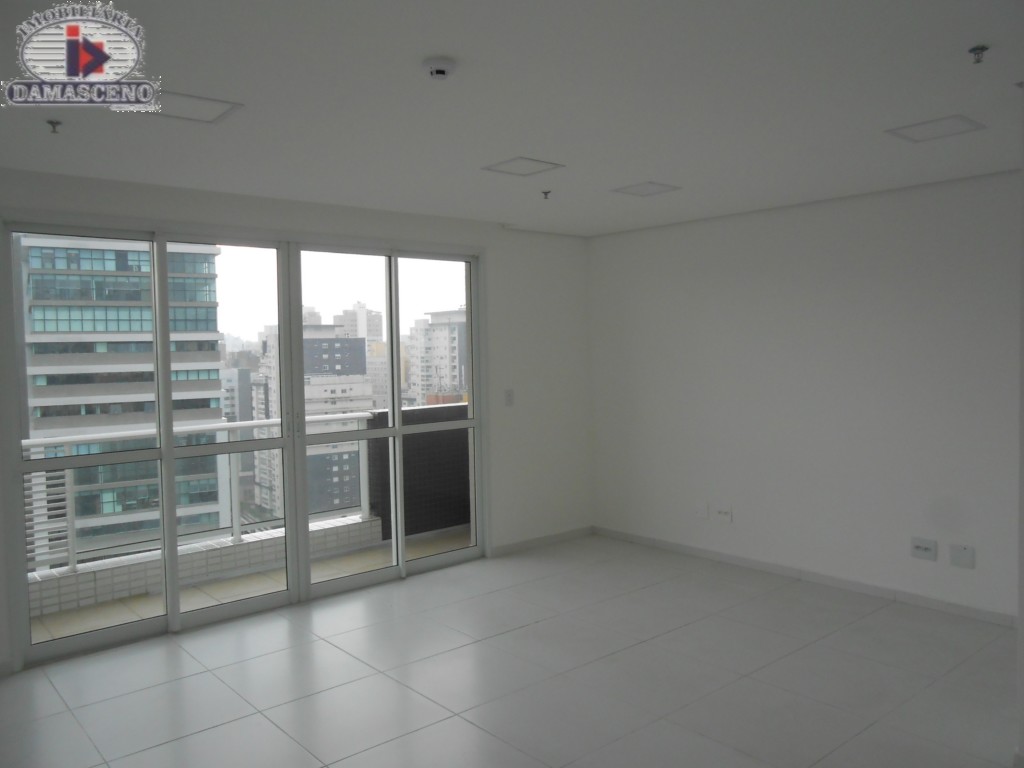 Conjunto Comercial para locacao no Agua Verde em Curitiba com 33,46m² por R$ 2.222,22