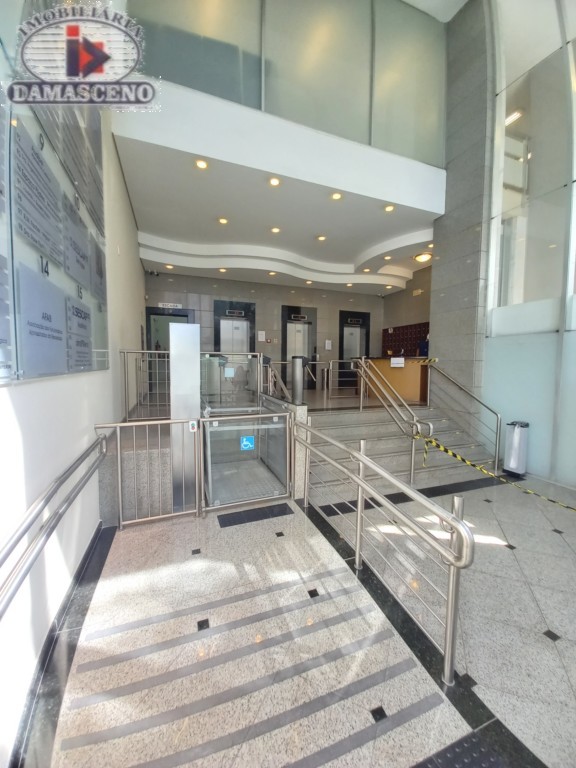 Conjunto Comercial para locacao no Centro em Curitiba com 231,4m² por R$ 10.000,00