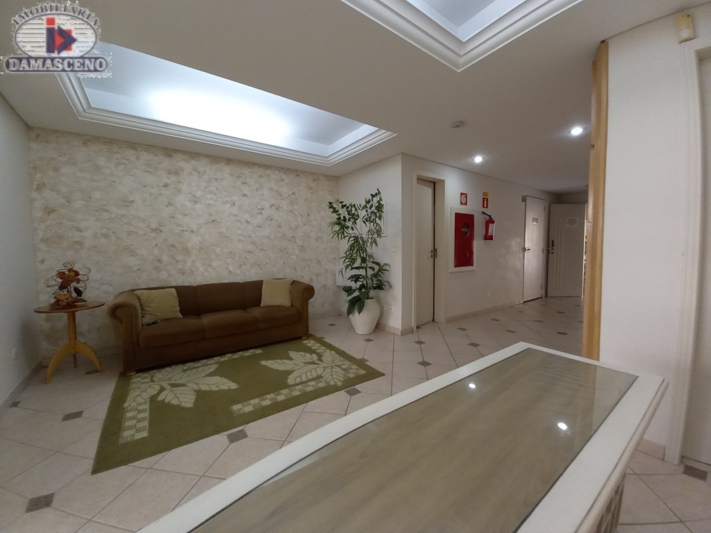 Apartamento para locacao no Centro em Curitiba com 89,7m² por R$ 2.222,22