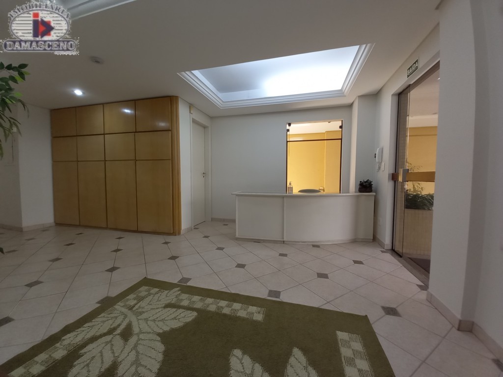 Apartamento para locacao no Centro em Curitiba com 89,7m² por R$ 2.222,22