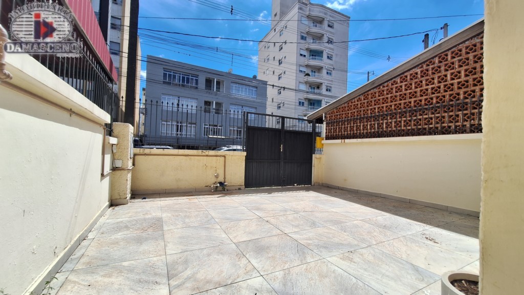 Sobrado para locacao no Juveve em Curitiba com 92m² por R$ 3.777,77