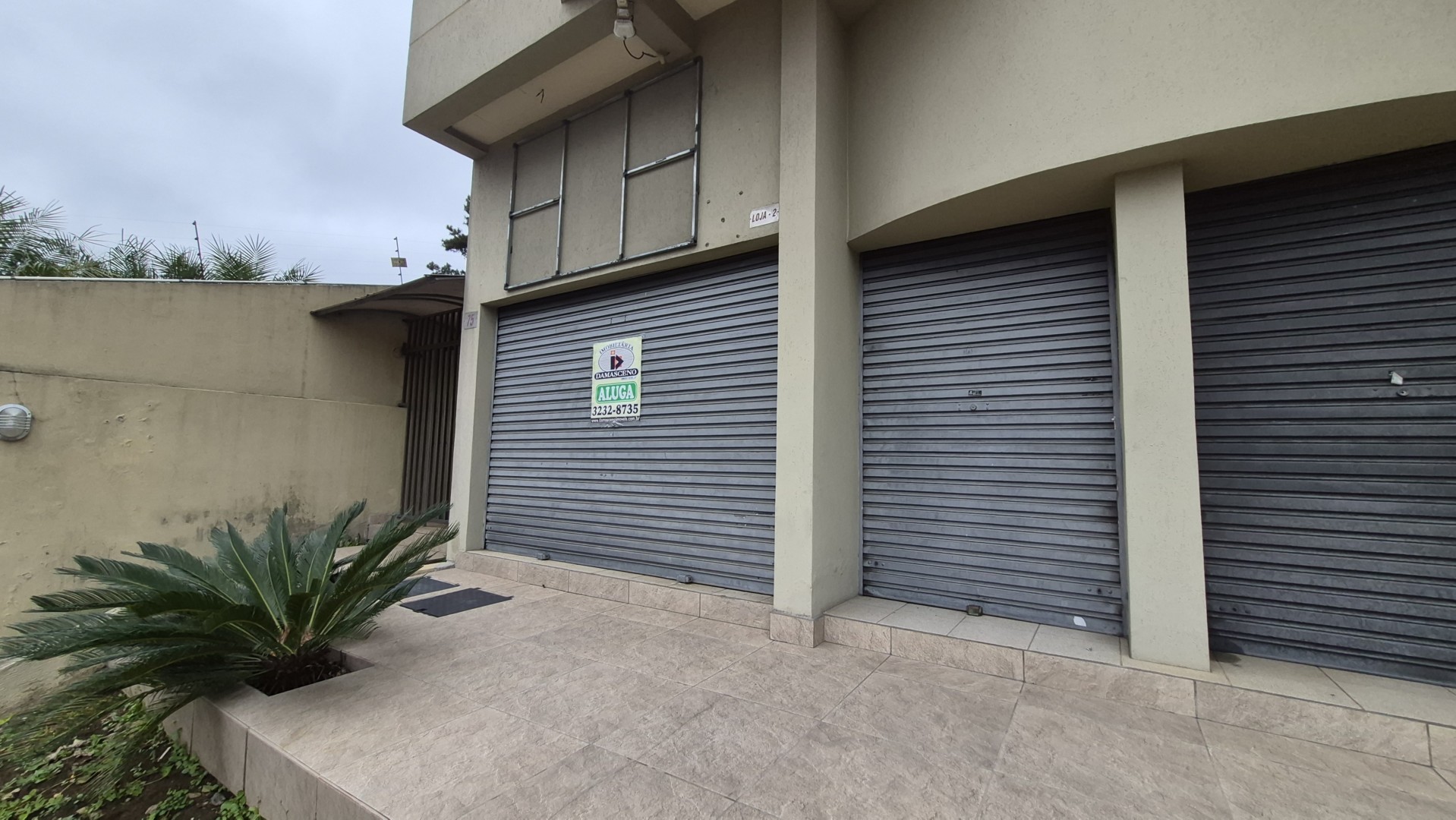 Loja para locacao no Vista Alegre em Curitiba com 40m² por R$ 2.222,22