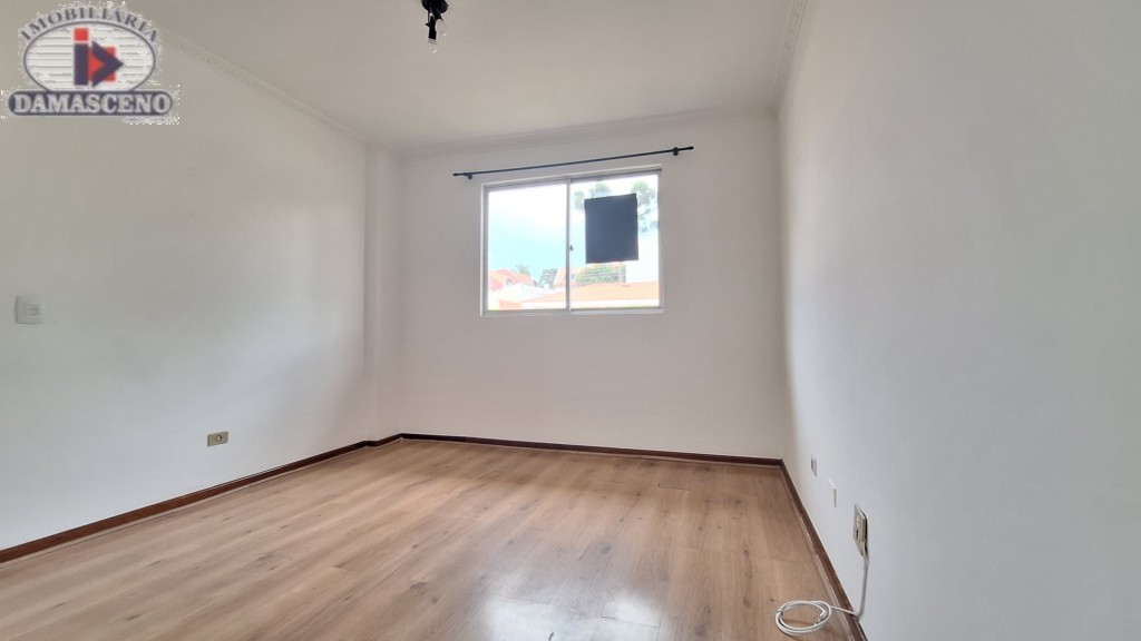 Apartamento para locacao no Tingui em Curitiba com 70,74m² por R$ 1.666,66