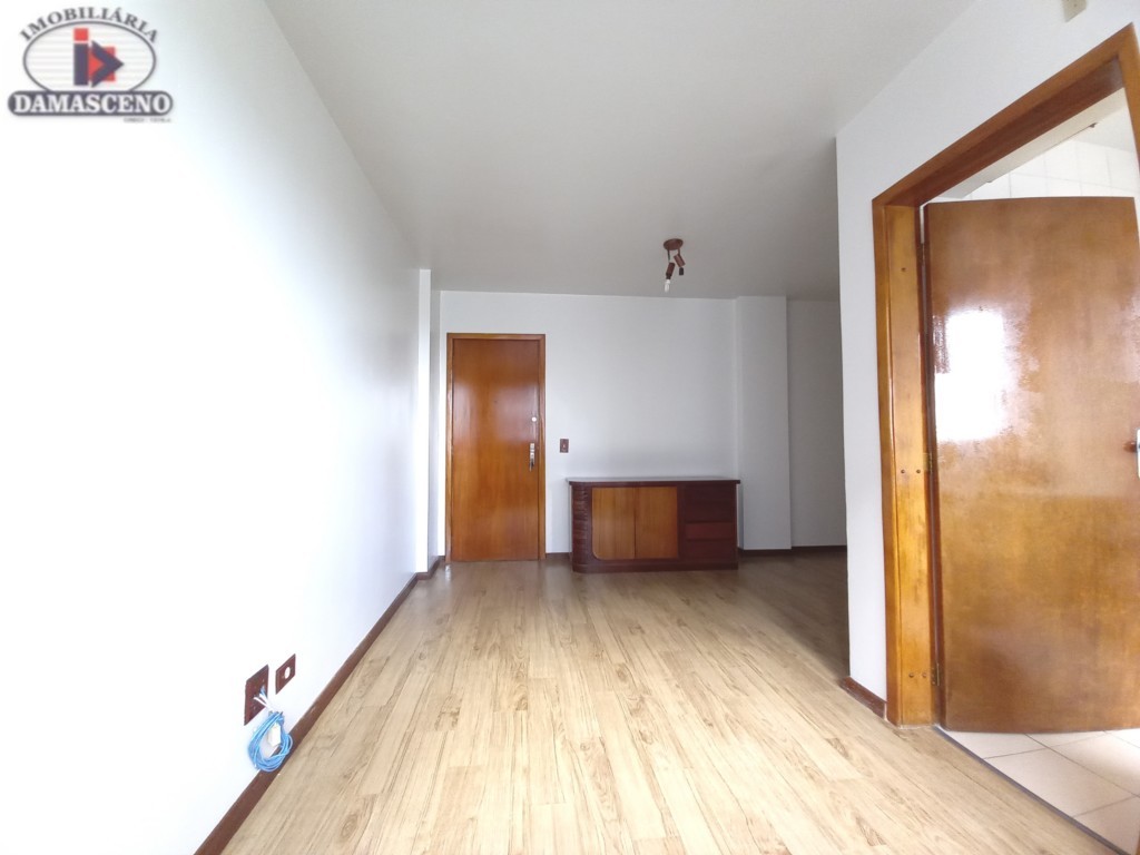 Apartamento para locacao no Reboucas em Curitiba com 56m² por R$ 2.000,00