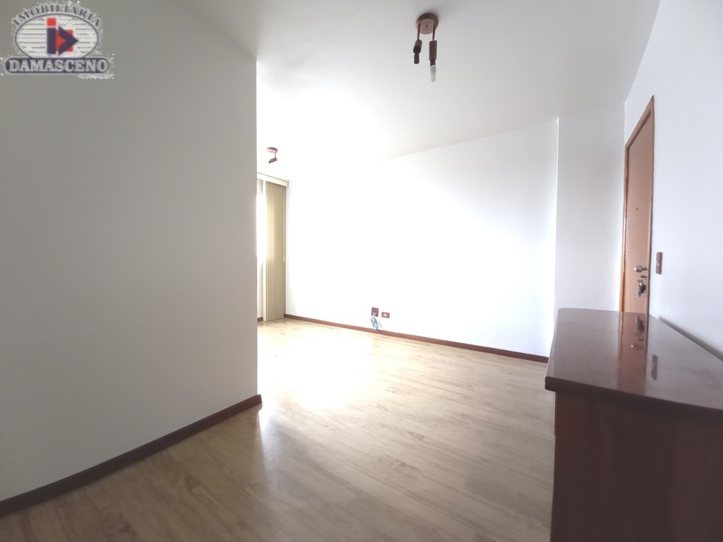 Apartamento para alugar em Reboucas, Curitiba — Portal Chave Fácil