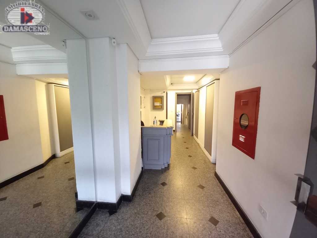 Kitinet para locacao no Centro em Curitiba com 45m² por R$ 1.444,44