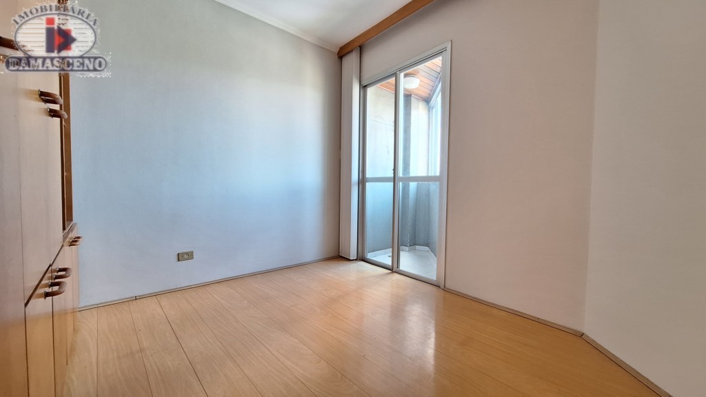 Kitinet para locacao no Centro em Curitiba com 45m² por R$ 1.444,44
