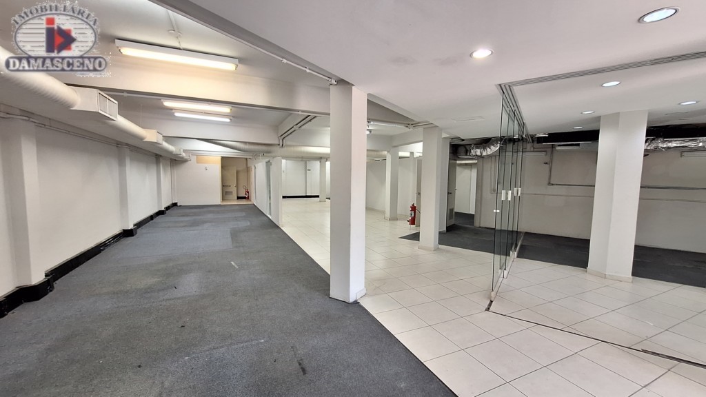 Loja para locacao no Orleans em Curitiba com 348m² por R$ 13.333,33