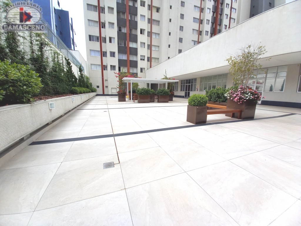 Apartamento para locacao no Reboucas em Curitiba com 80,31m² por R$ 2.000,00