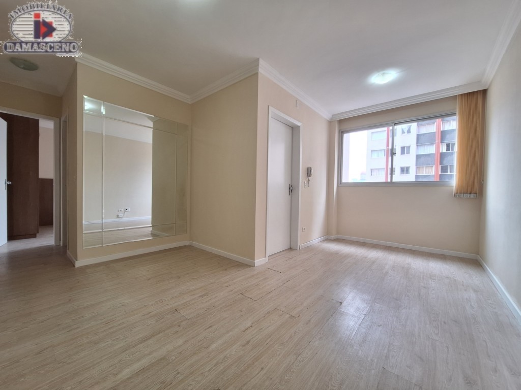 Apartamento para alugar em Reboucas, Curitiba — Portal Chave Fácil
