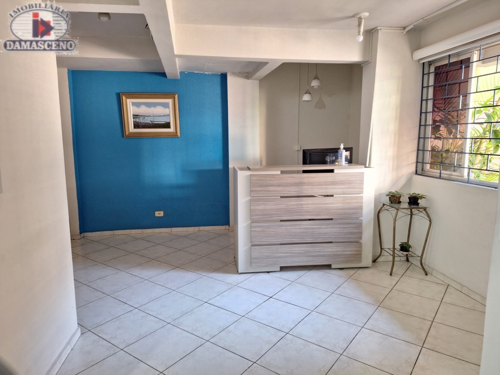 Apartamento para locacao no Centro em Curitiba com 46,9m² por R$ 1.666,66