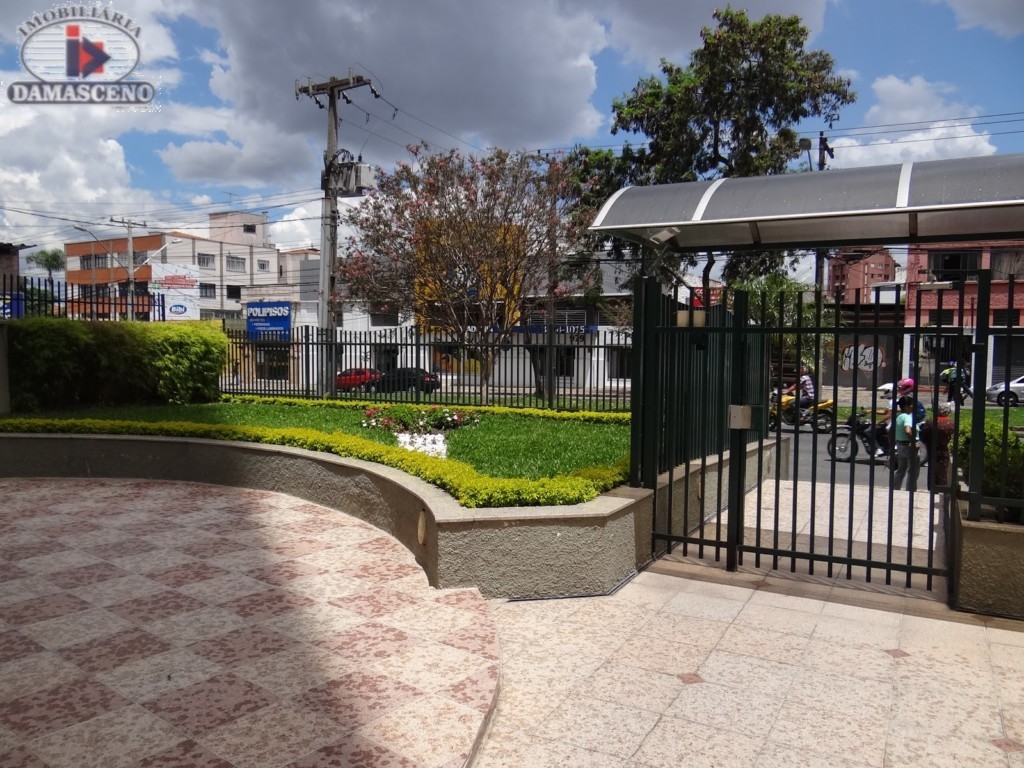 Apartamento para locacao no Reboucas em Curitiba com 58,28m² por R$ 2.444,44