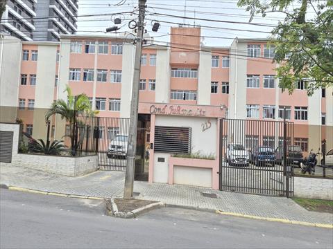 Apartamento para locacao no Capao Raso em Curitiba com 62,82m² por R$ 1.666,66
