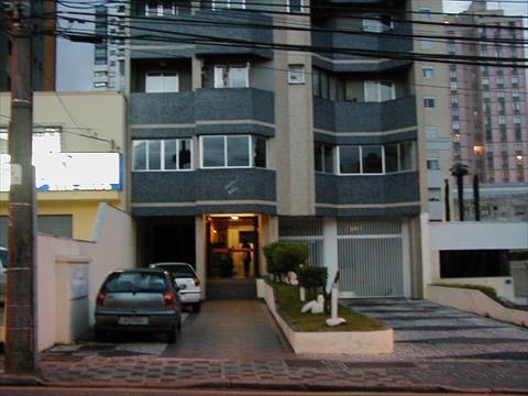 Kitinet para locacao no Centro em Curitiba com 40,86m² por R$ 1.555,55